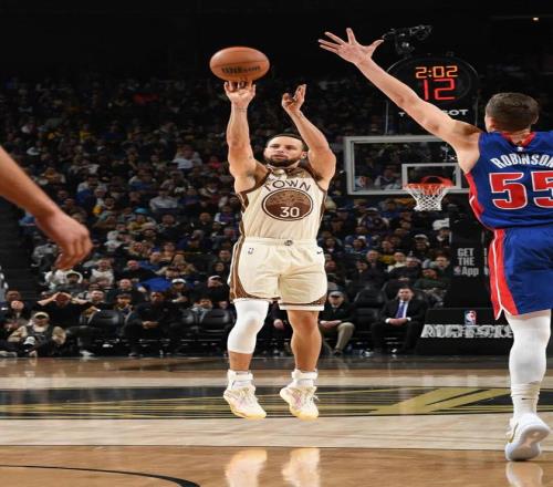 费内巴切追,逐埃德森与,斯维拉尔与,pa真人娱乐官方网站,视频直播,免费试玩,PlayAce