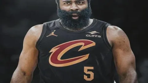 郭艾伦回忆往事：曾提前警示队友注意安全，避免贺天举受伤情况