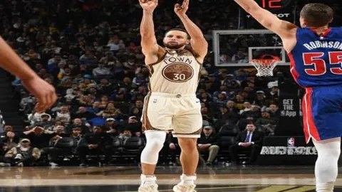 “阿尔特塔高光时刻：创意战术连发，赛场笑料连连”